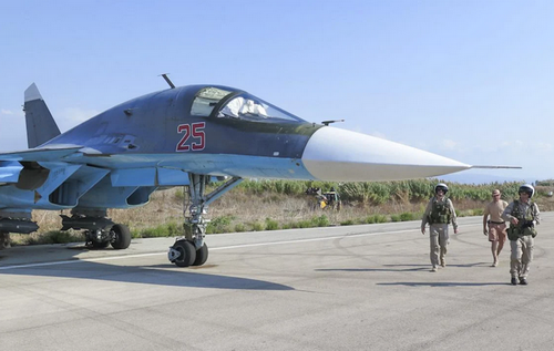 Авиация РФ стоит под украинской границей, но США запрещают бить туда ATACMSами, - Forbes